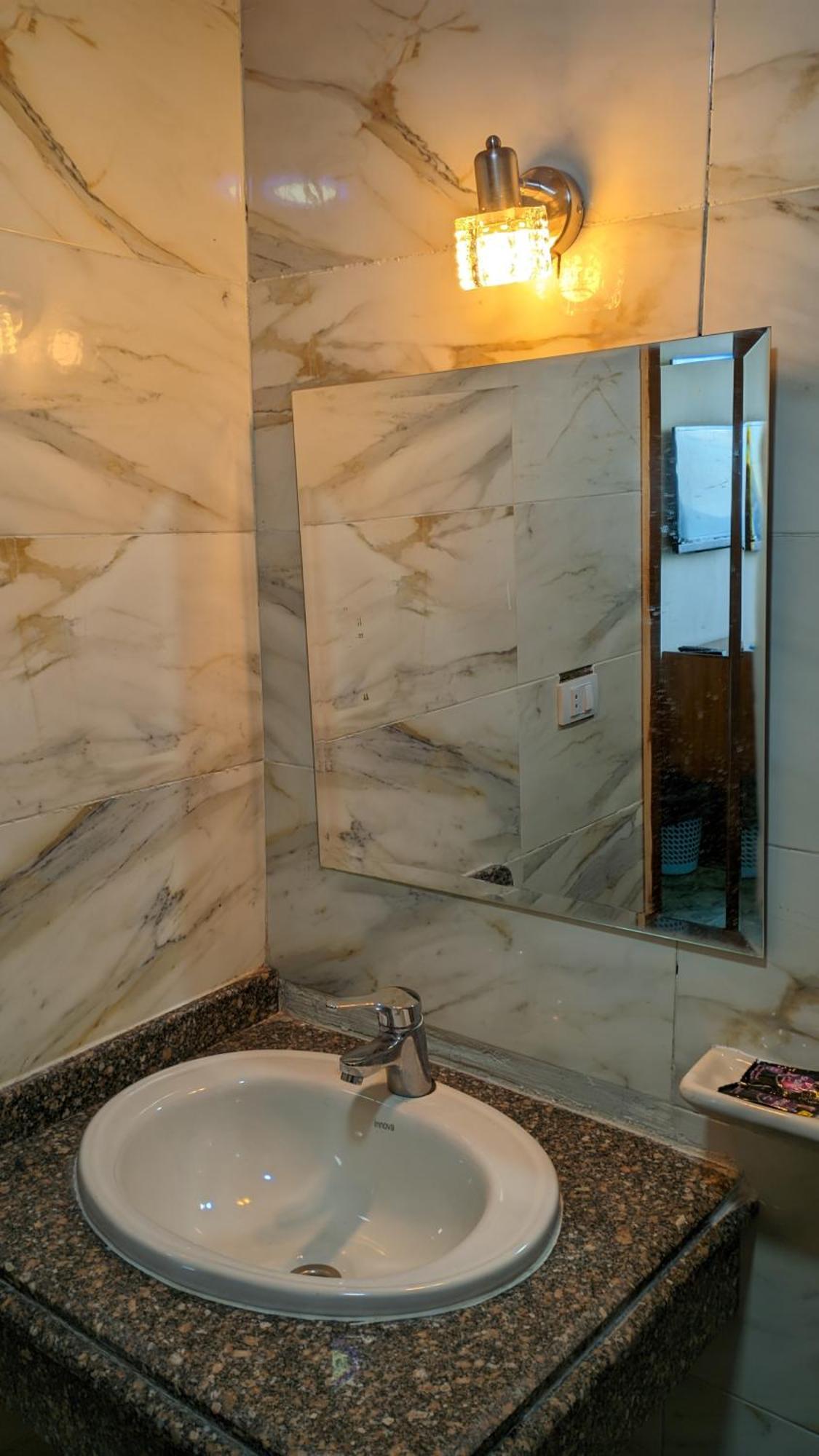 Royal Crown Hotel عائلات فقط Александрия Екстериор снимка
